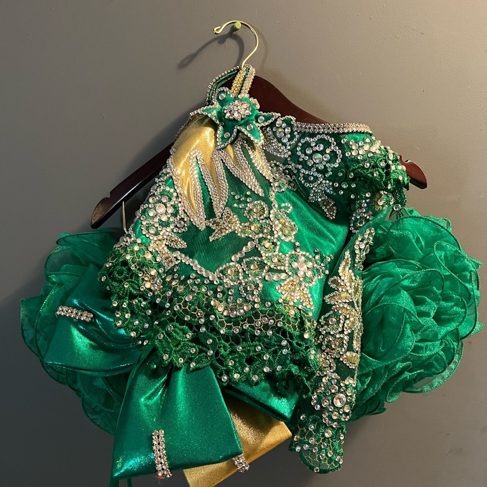 Gemics size 2-4 glitz pageant dress